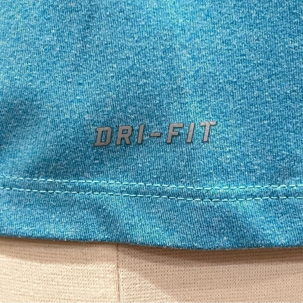 Nike Element Blue Dri-Fit Half Zip Top Size Medium - Picture 5 of 14